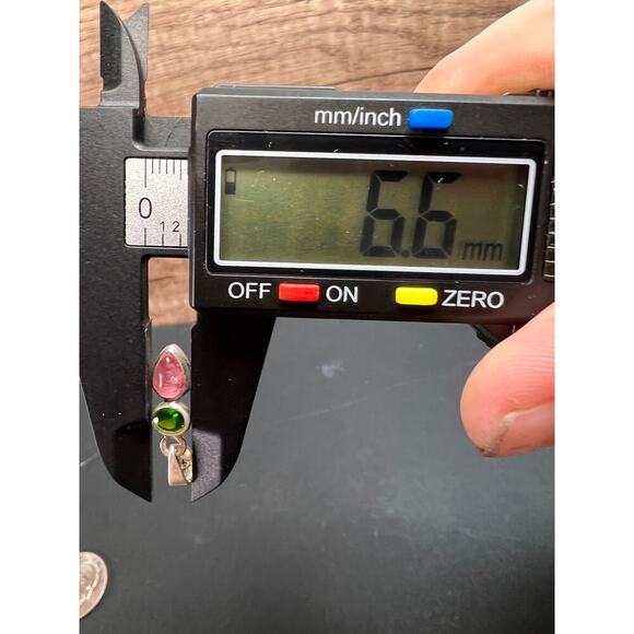 NEW Pink tourmaline and chrome diopside sterling silver pendant 1.47 grams - Picture 8 of 10